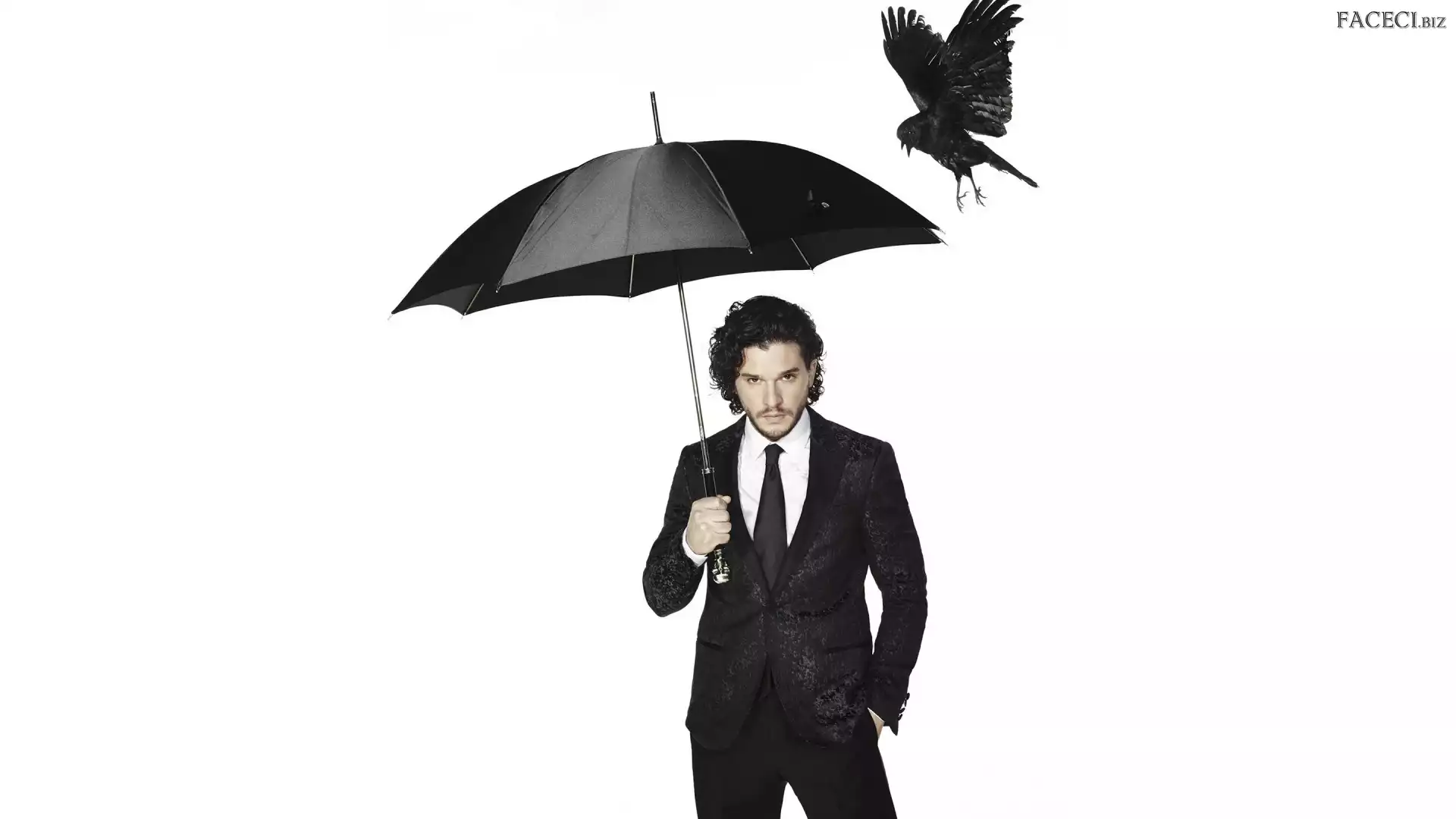 Wrona, Kit Harington, Parasol